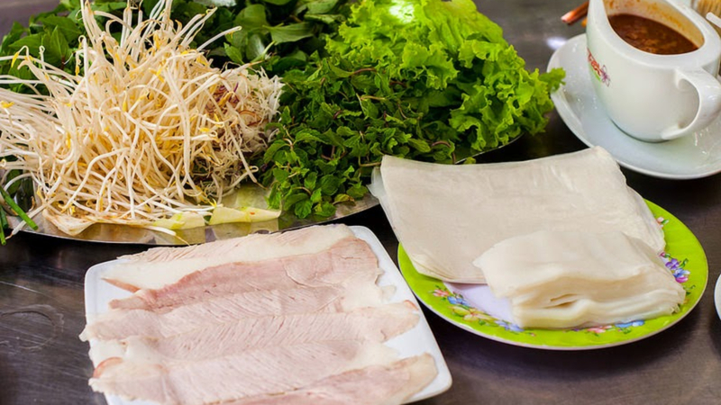 Bánh tráng cuốn thịt heo