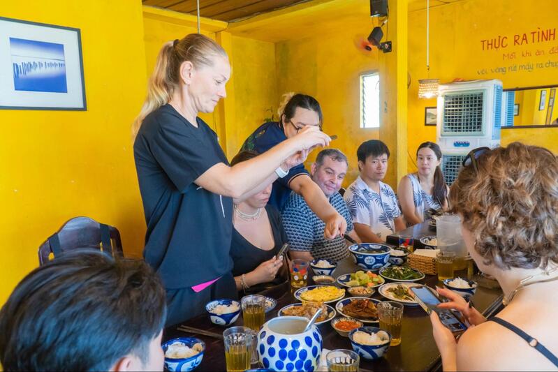 Food Tour – Trải Nghiệm Ẩm Thực Địa Phương